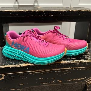 HOKA ONE RINCON 3 Running Shoes size 7